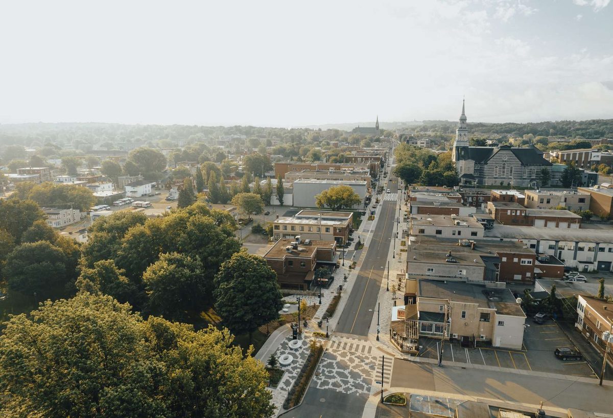 Vue aérienne de la rue principale de Granby
